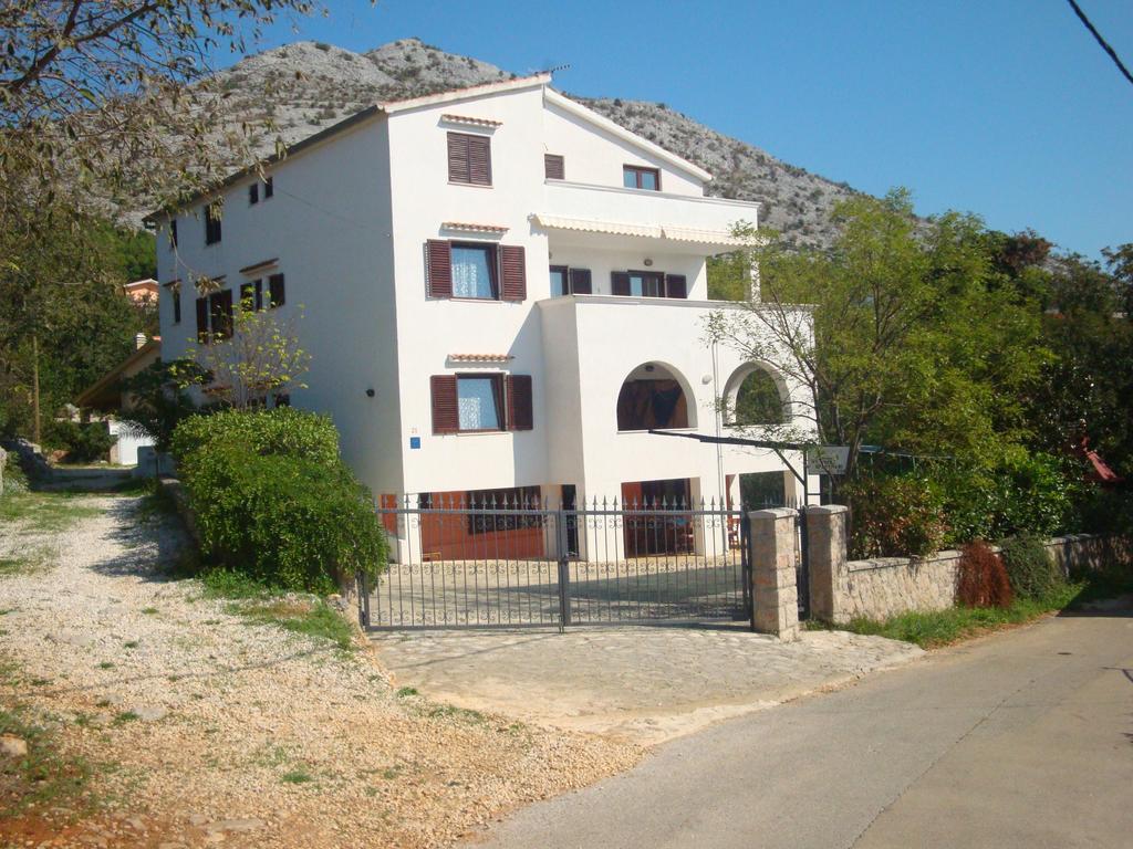 Apartments Vukelic Starigrad Paklenica Extérieur photo