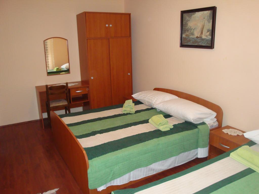 Apartments Vukelic Starigrad Paklenica Extérieur photo