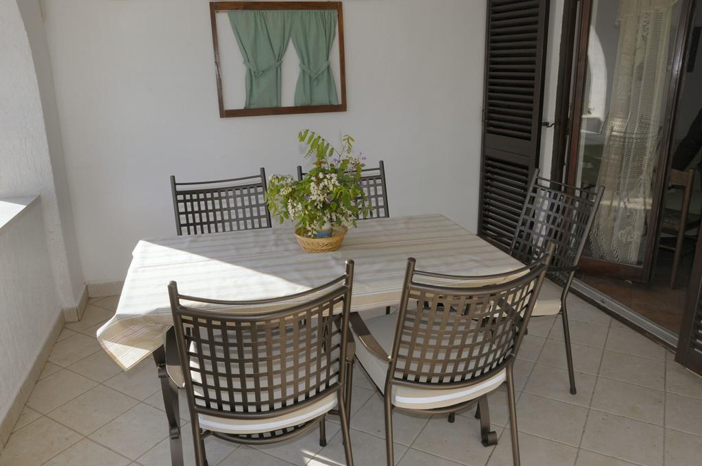 Apartments Vukelic Starigrad Paklenica Extérieur photo