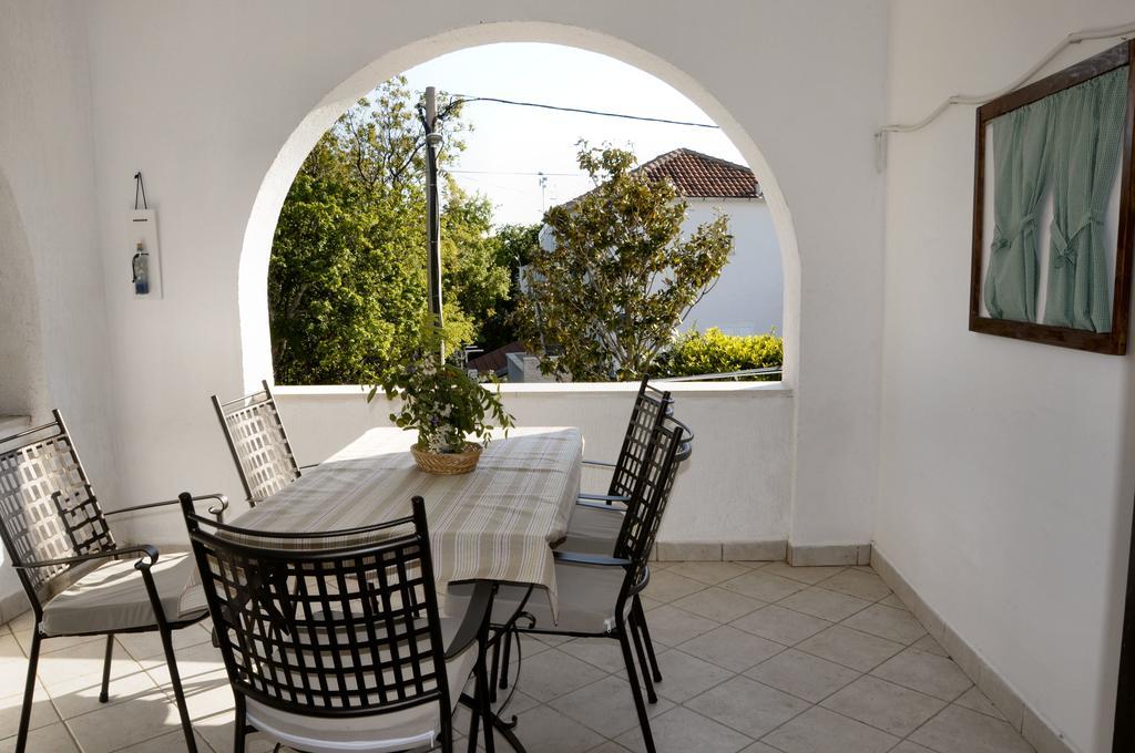 Apartments Vukelic Starigrad Paklenica Extérieur photo