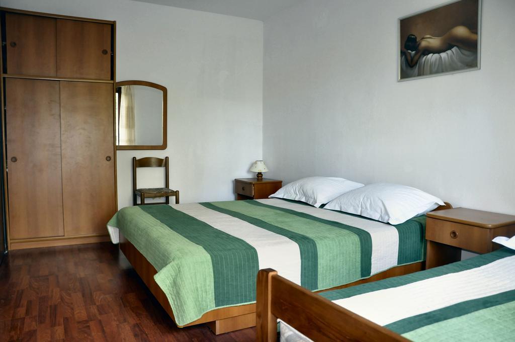 Apartments Vukelic Starigrad Paklenica Extérieur photo