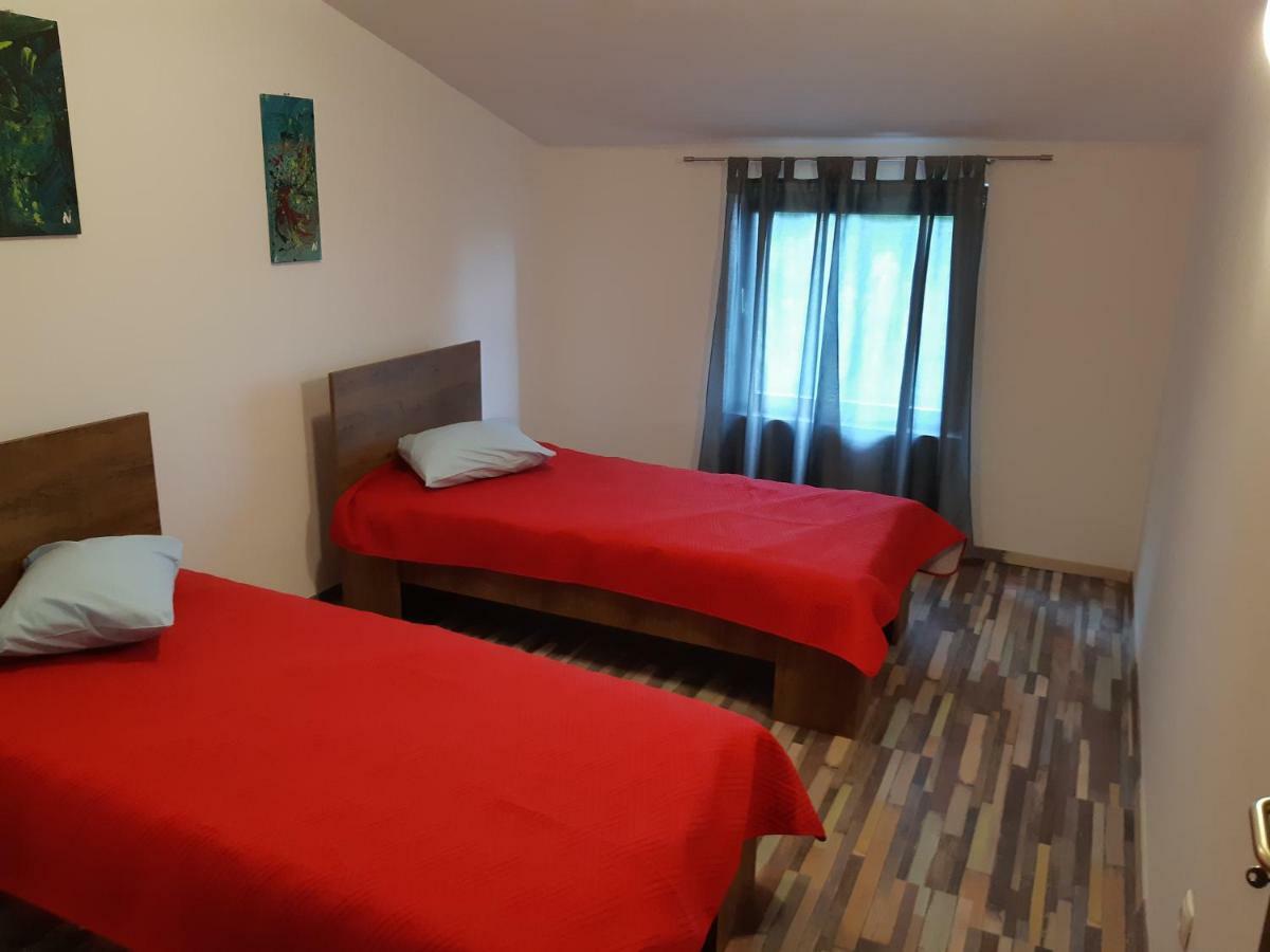 Apartments Vukelic Starigrad Paklenica Extérieur photo
