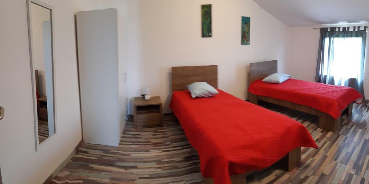 Apartments Vukelic Starigrad Paklenica Extérieur photo