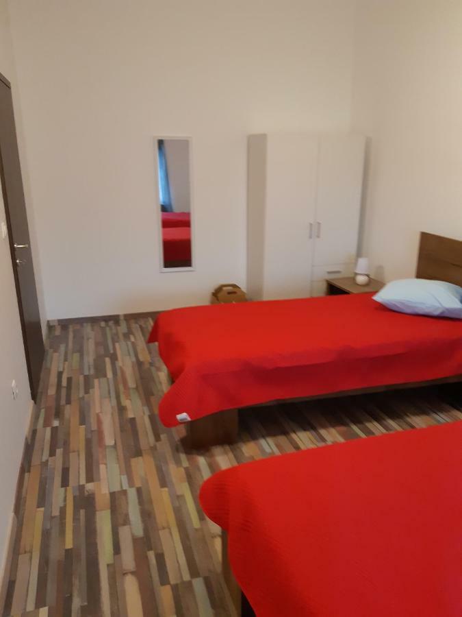 Apartments Vukelic Starigrad Paklenica Extérieur photo