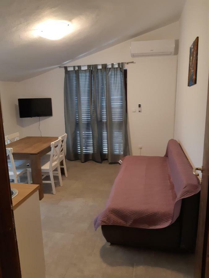 Apartments Vukelic Starigrad Paklenica Extérieur photo