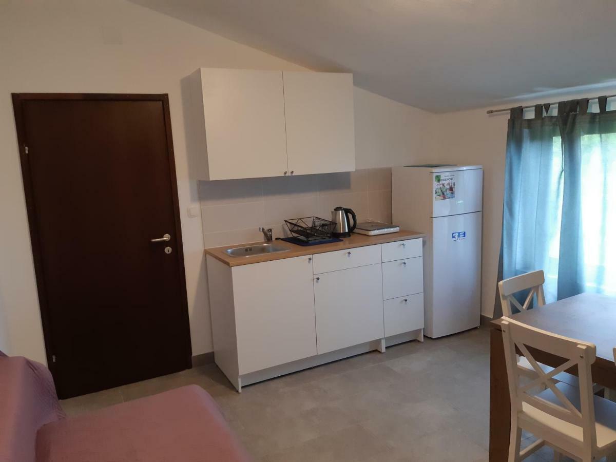 Apartments Vukelic Starigrad Paklenica Extérieur photo