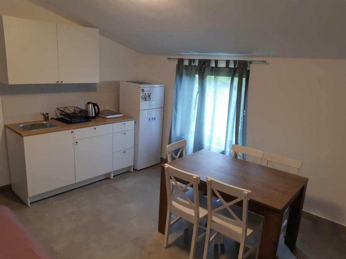 Apartments Vukelic Starigrad Paklenica Extérieur photo