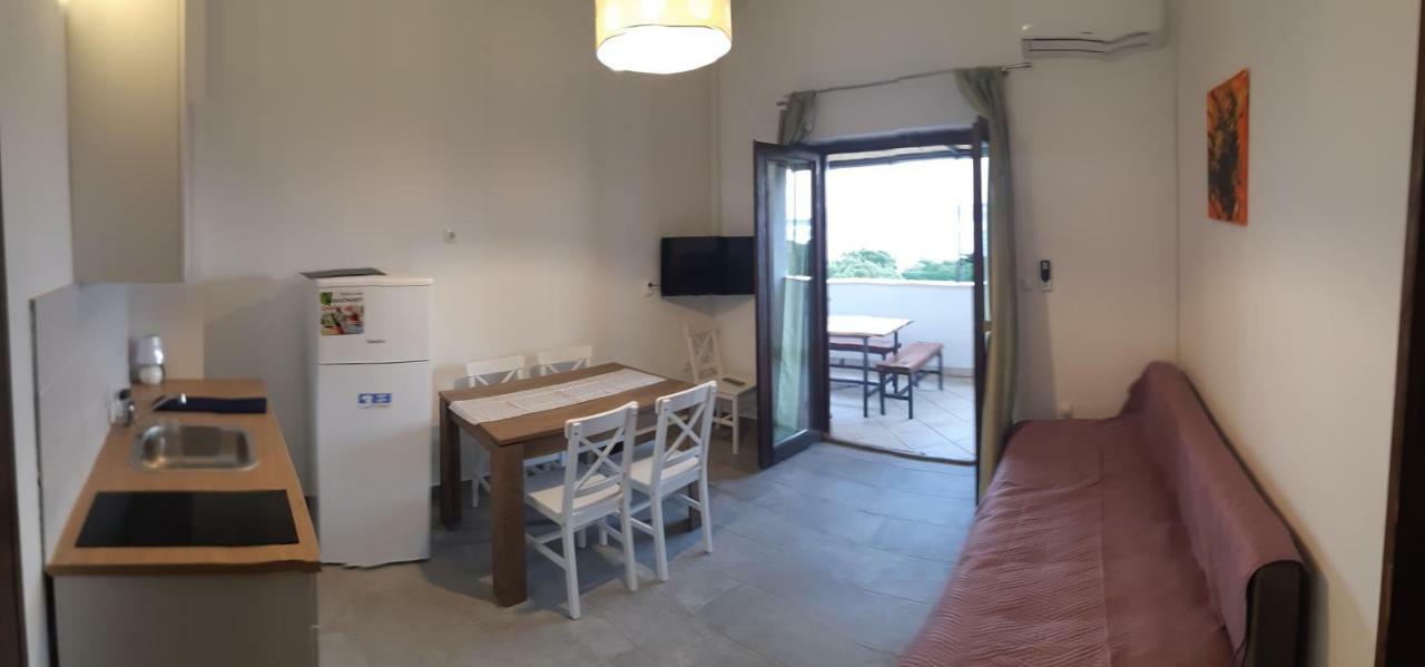 Apartments Vukelic Starigrad Paklenica Extérieur photo